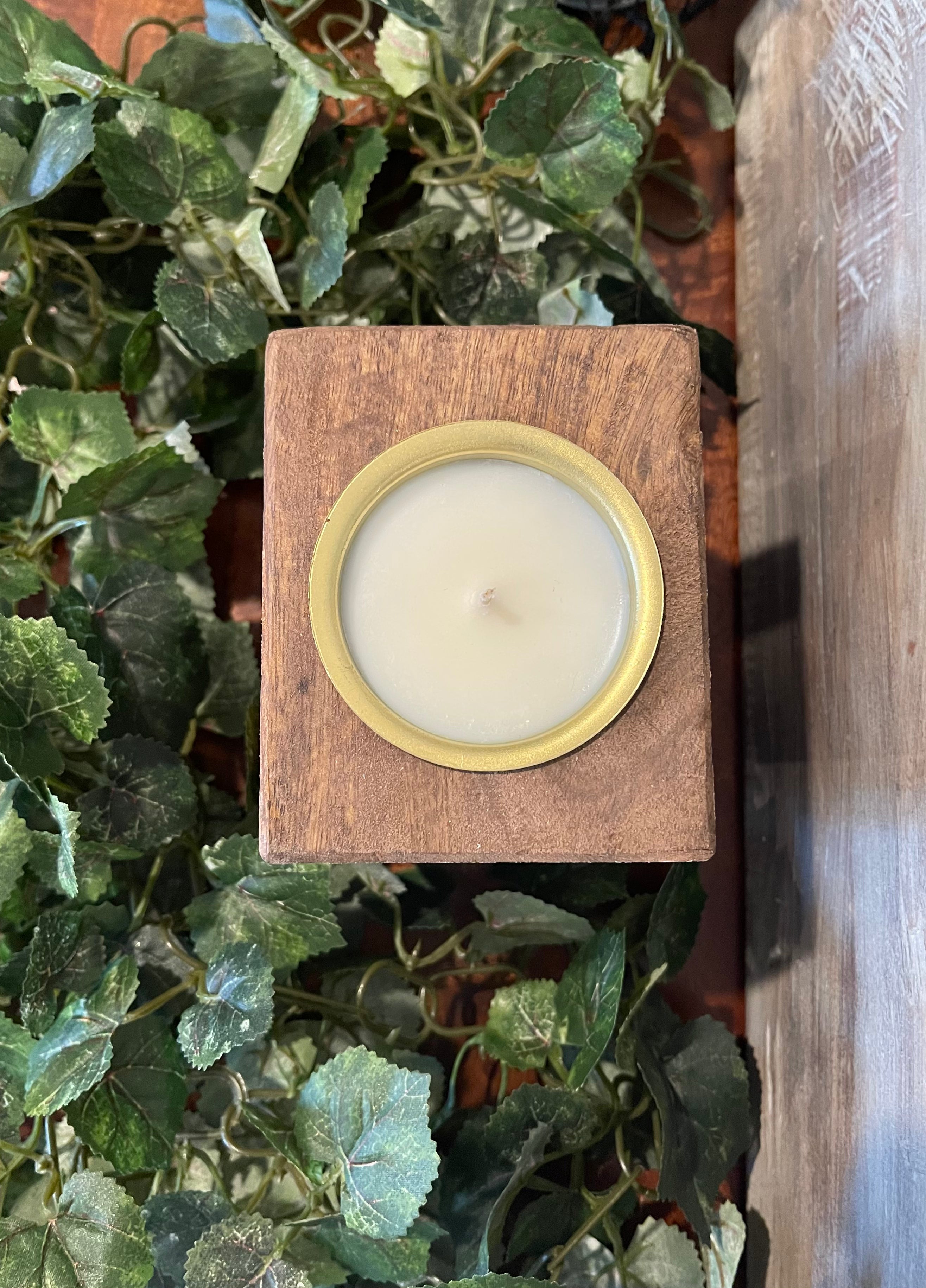 Single Sugar Mold Candle with Cup - Walnut