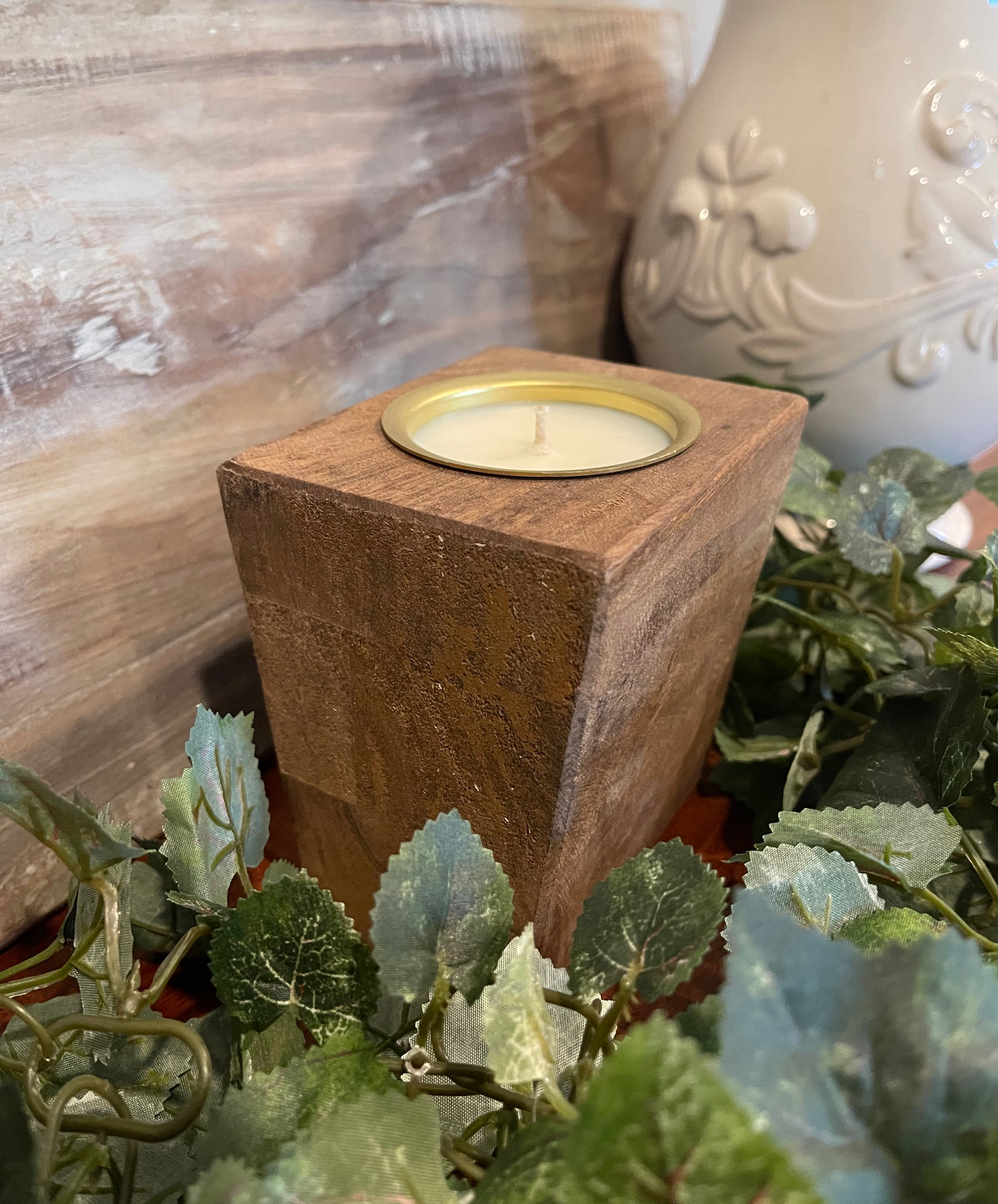 Single Sugar Mold Candle with Cup - Walnut