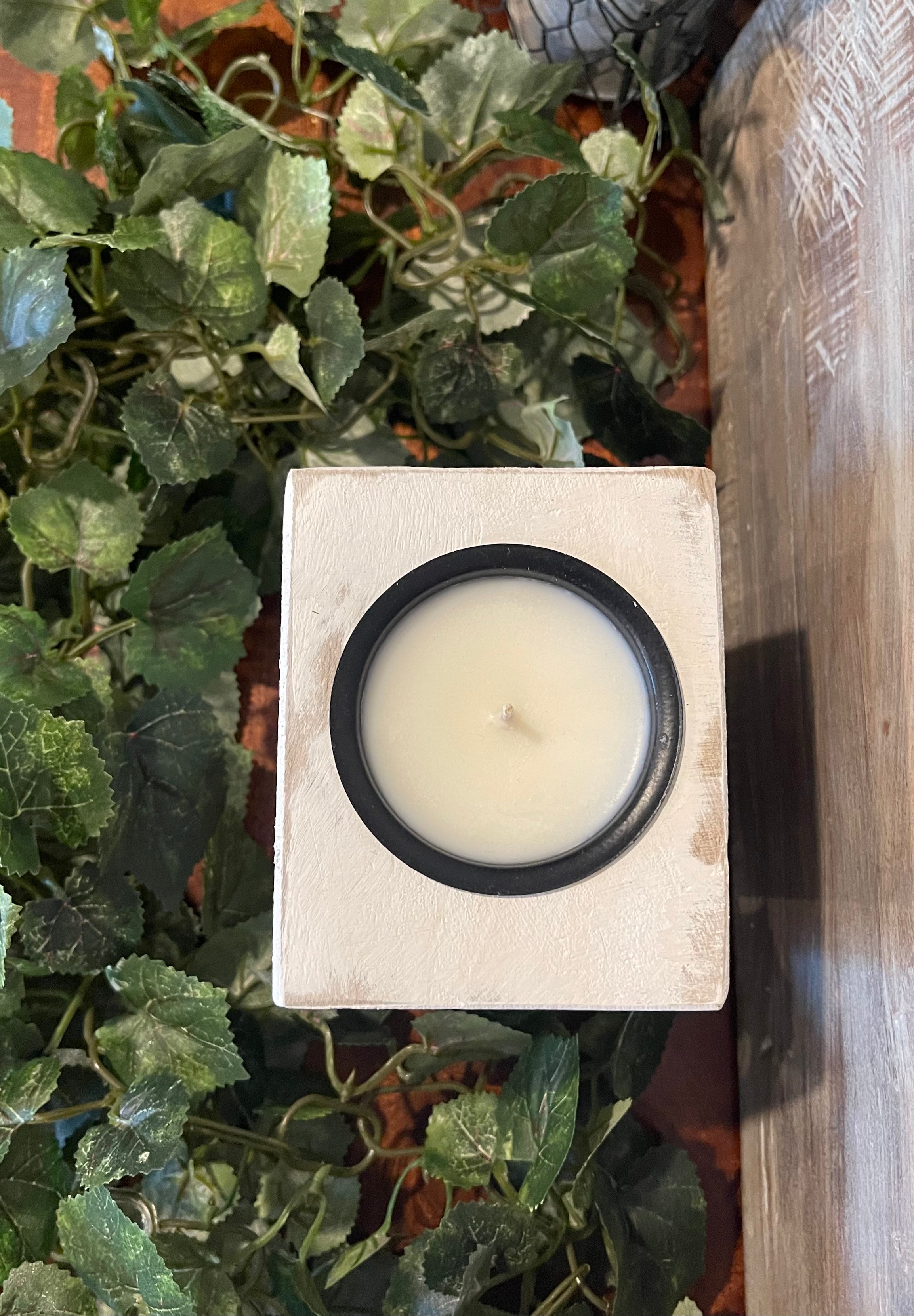 Single Sugar Mold Candle with Cup - White