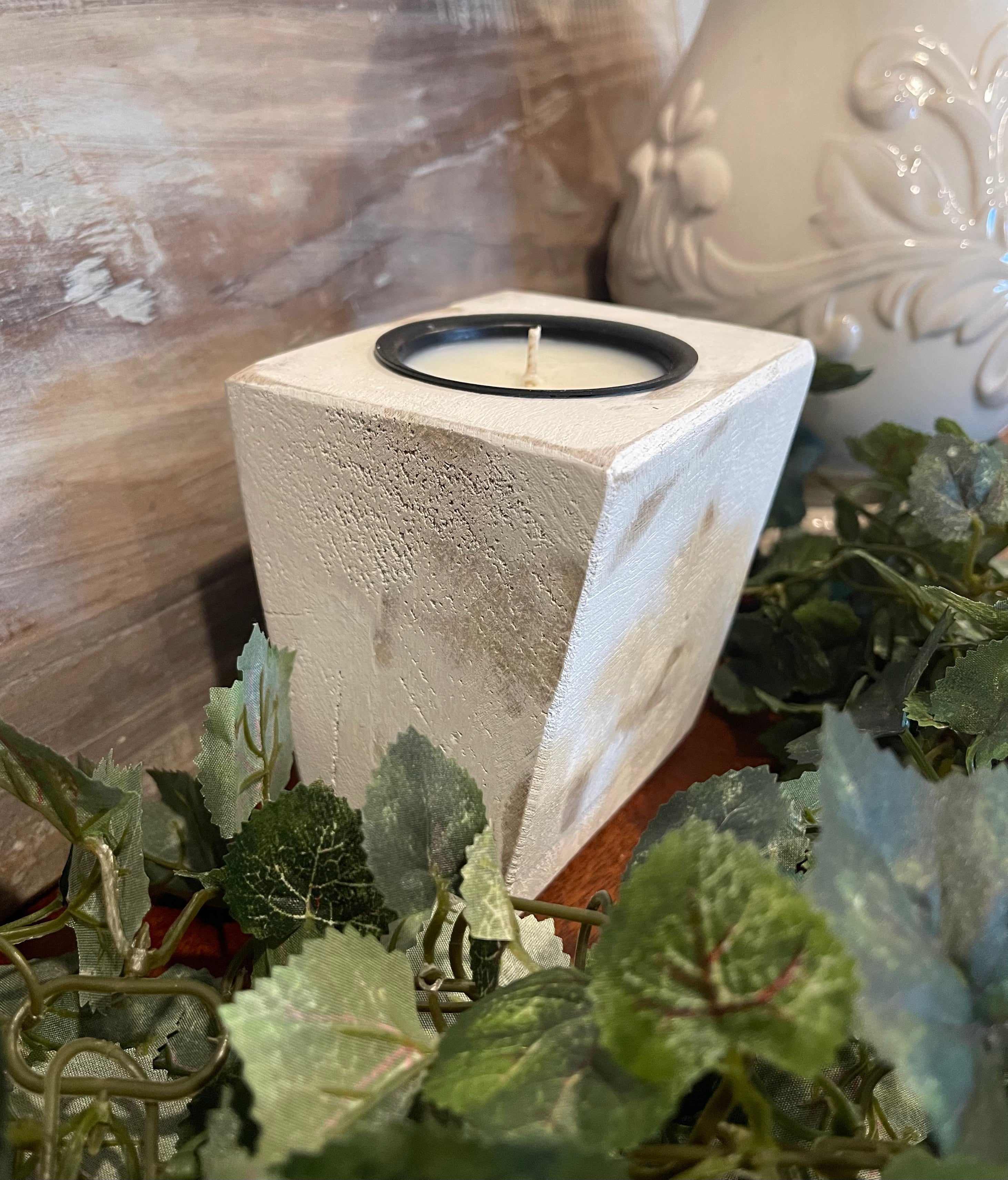 Single Sugar Mold Candle with Cup - White